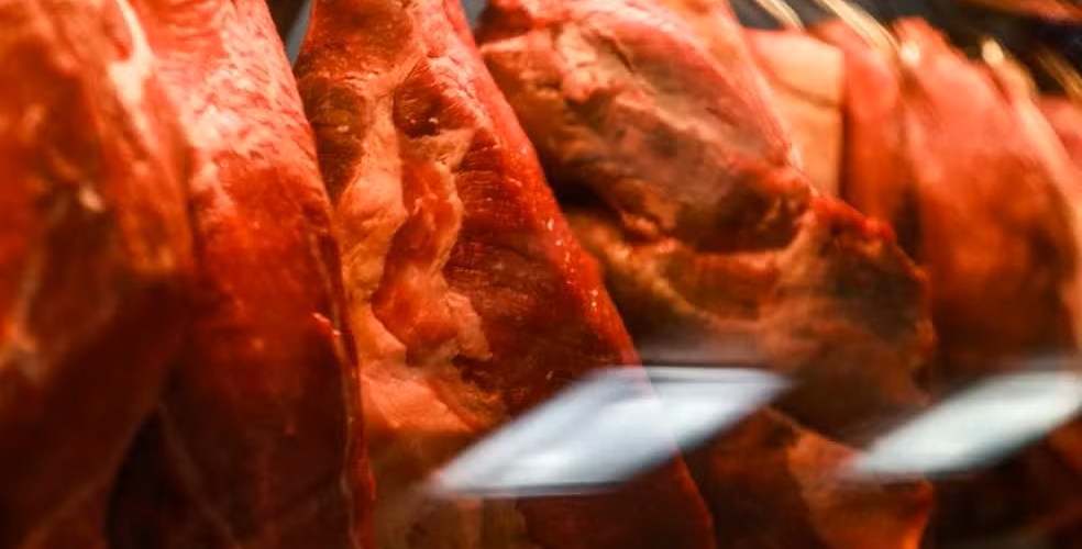 Aduana: China suspende temporariamente importações de carne bovina do Brasil