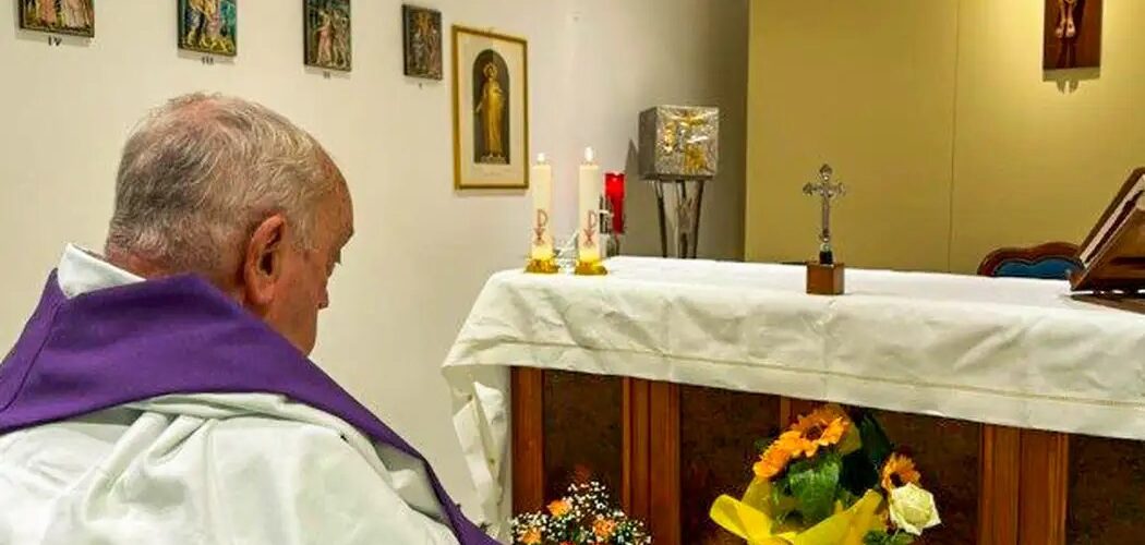 Internacional: Papa Francisco recebe alta e seguirá para recuperação no Vaticano