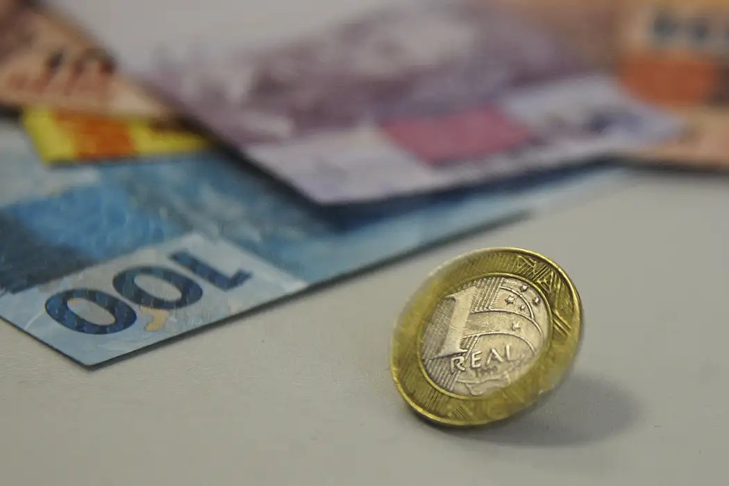 Economia: Restituição do Imposto de Renda: Receita Federal paga lote da malha fina nesta segunda-feira