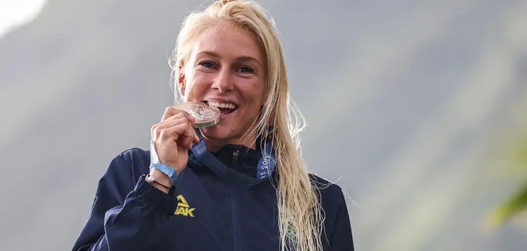 Tatiana Weston-Webb anuncia pausa no surfe para cuidar da saúde mental