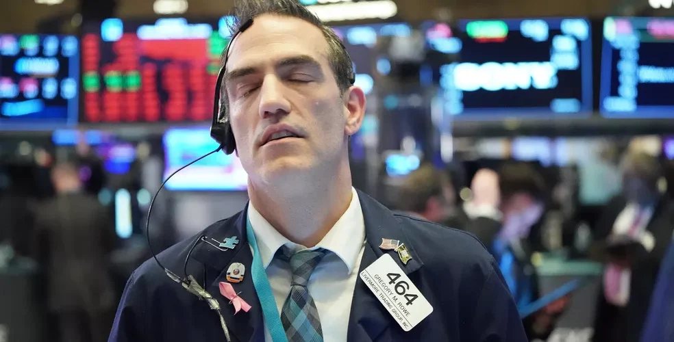 Internacional: Bolsas dos EUA desabam após retaliação da China a tarifas de Trump