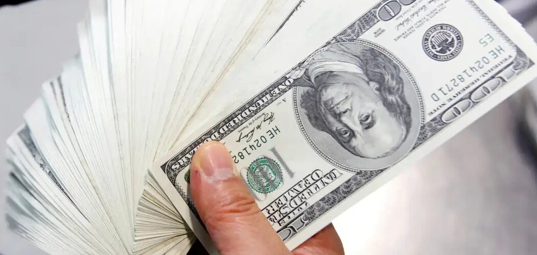 Economia: Mercado financeiro responde com cautela a novas tarifas de Trump