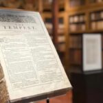 Relíquia: Primeiro livro de Shakespeare é recuperado após 27 anos e entra em exposição na Inglaterra