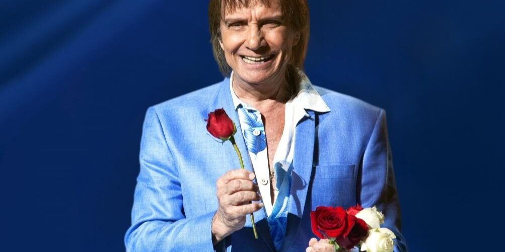 Roberto Carlos em Fortaleza: Show “Eu Ofereço Flores” encanta o público por onde passa