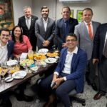 Política: Carmelo Neto reúne deputados de oposição em café da manhã na Assembleia Legislativa do Ceará