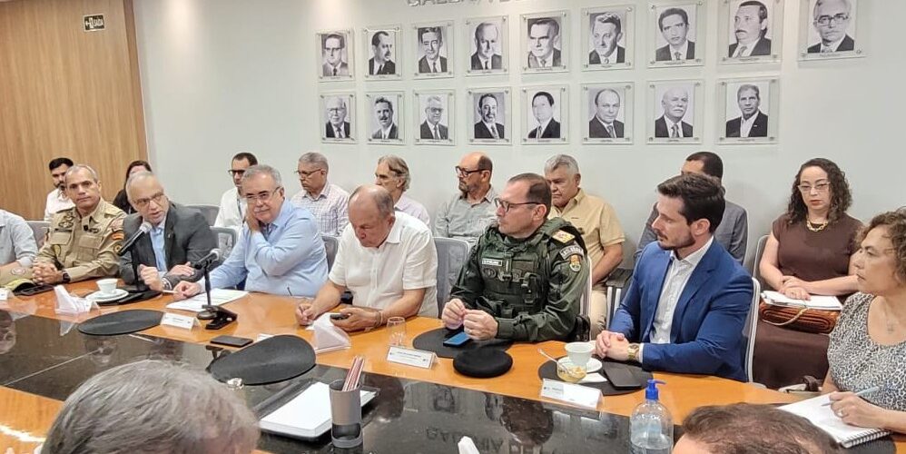 Acesu discute segurança pública com autoridades estaduais e municipais na CDL Fortaleza