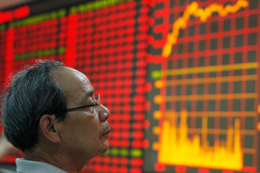 Internacional: Bolsas mundiais caem com efeito do "Tarifaço" de Trump e retaliação da China