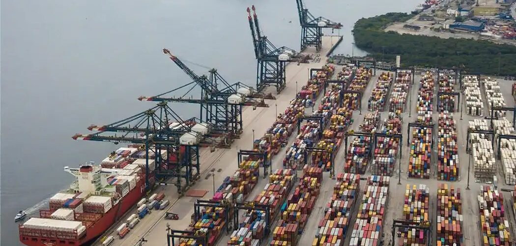 Economia: Especialista vê sobretaxa dos EUA como chance para Brasil ampliar mercados