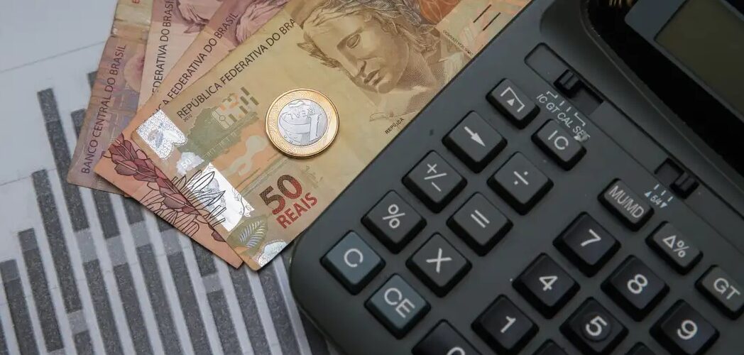 Economia: Contas públicas têm déficit de R$ 19 bilhões em fevereiro