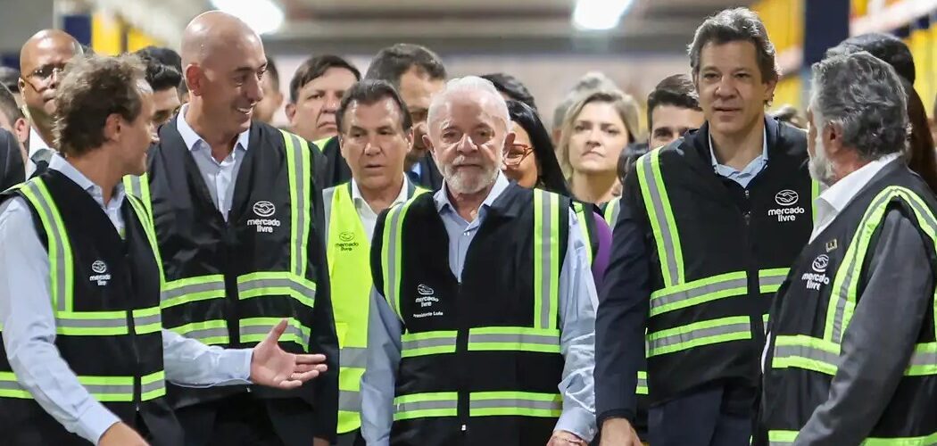 Economia: Lula destaca reservas internacionais de US$ 350 bilhões e prevê crescimento econômico acima do esperado em 2025