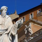 Religião: Vaticano instala chaminé da Capela Sistina para sinalizar eleição do novo papa