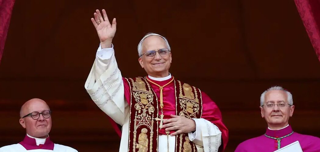 Habemus Papam: Robert Francis Prevost é eleito Papa Leão XIV e sucede Francisco