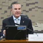 Justiça: Moraes concede prisão domiciliar a Collor, que usará tornozeleira eletrônica