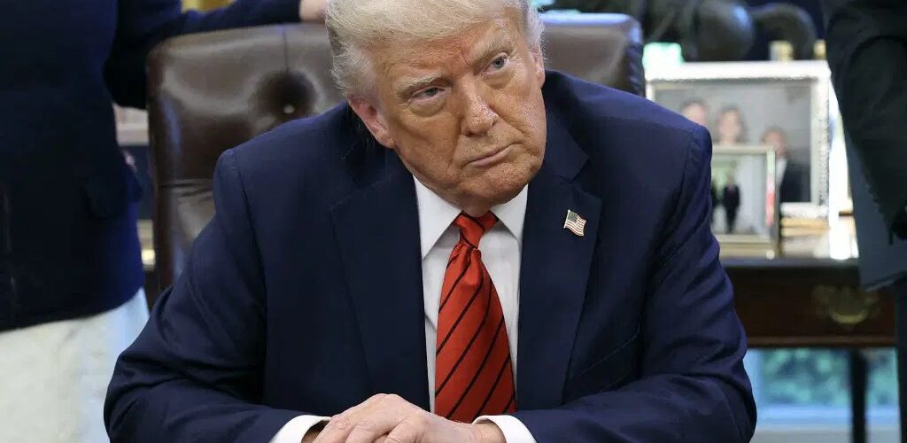 Internacional: Trump critica Harvard e defende veto a matrícula de estudantes estrangeiros