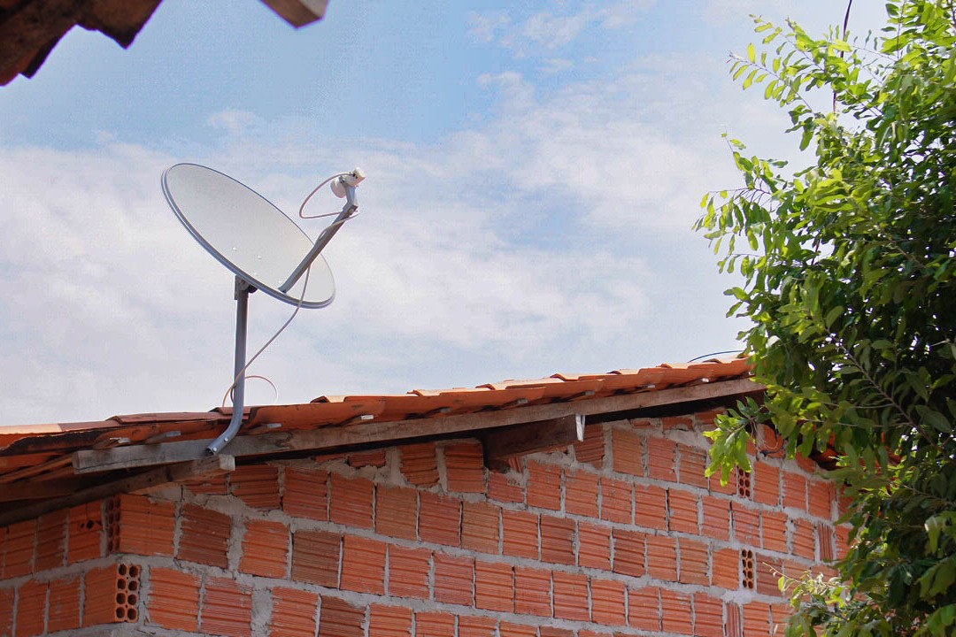 Televisão: Mais de 55 mil famílias no Ceará ainda podem receber parabólica digital gratuita