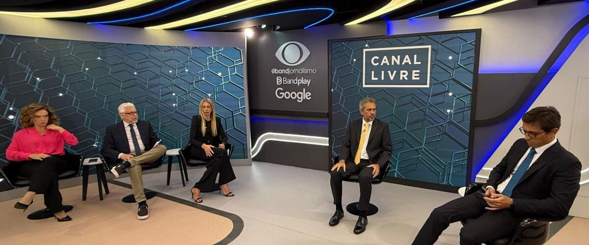 Televisão: Governador Elmano de Freitas visita sede da Band em São Paulo e grava programa Canal Livre