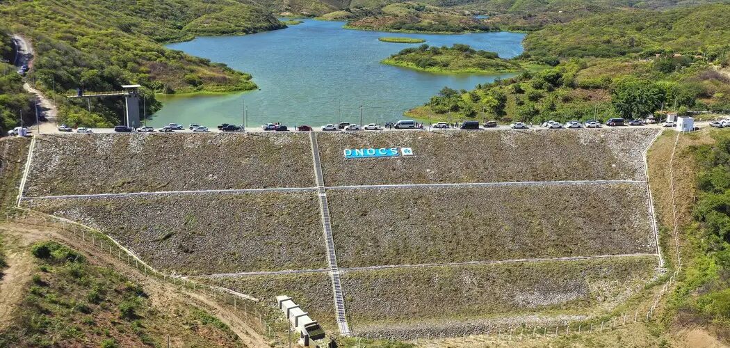 Distrito no CE espera água do São Francisco para fim da seca e plantar