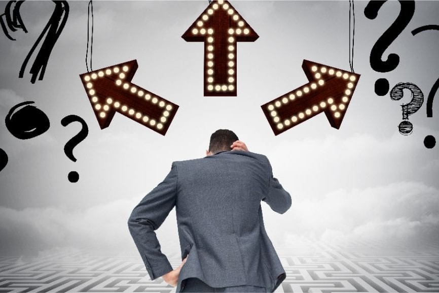 Muitos brasileiros acreditam que carreira é “esforço” — e na verdade é “clareza” (e você pode mudar essa crença agora)