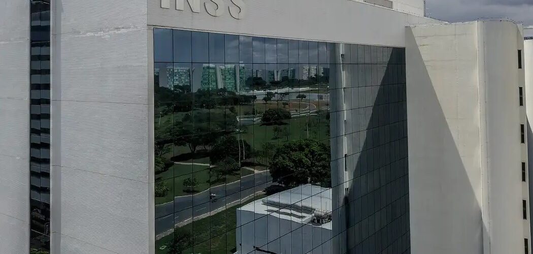 Economia: INSS garante ressarcimento de descontos ilegais a aposentados e pensionistas até dezembro de 2025