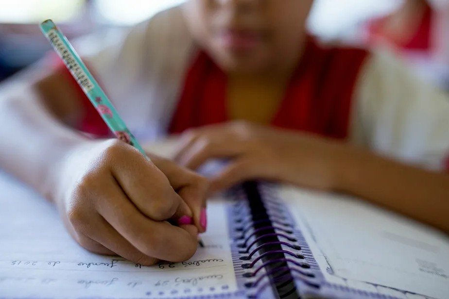 Educação: Brasil mantém 29% da população com analfabetismo funcional, aponta Inaf 2024