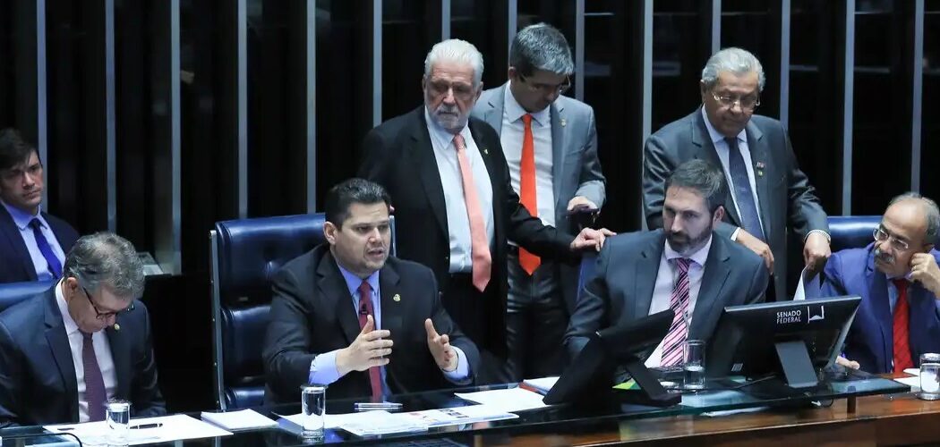 Política: Senado aprova PEC que inclui guardas municipais e agentes de trânsito no sistema de segurança pública