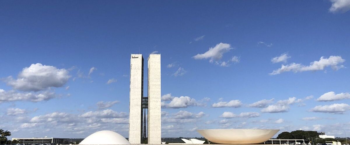 Política: PEC que extingue reeleição enfrenta resistência no Senado e pode ser adiada