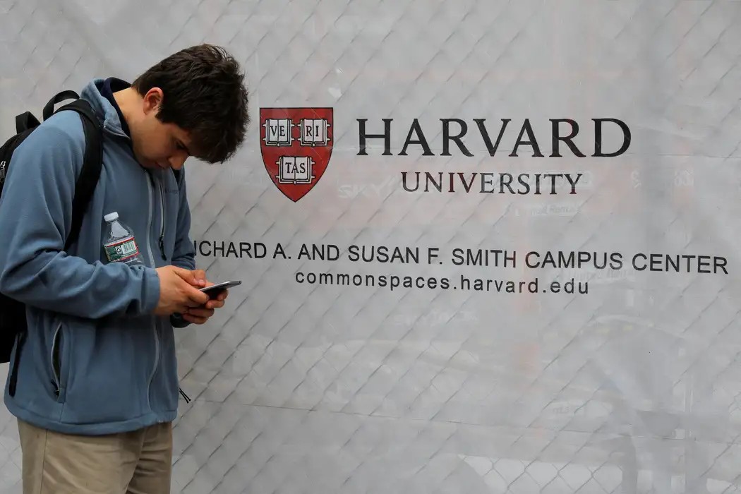 Educação: EUA vão monitorar perfis de redes sociais públicos para vistos de estudante e intercâmbio