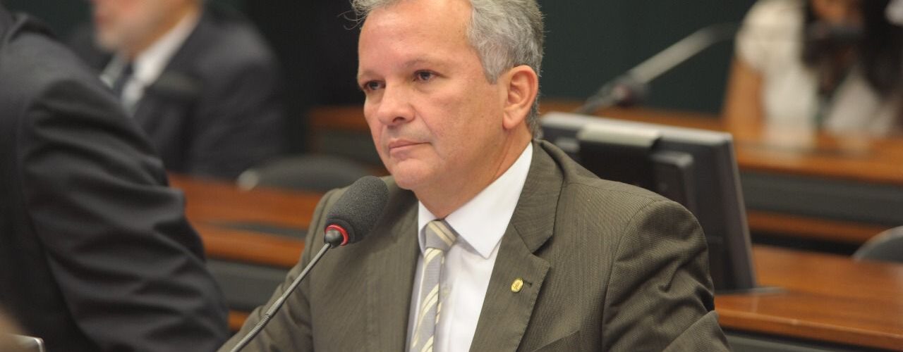Política: Deputado André Figueiredo propõe lei para impedir liberdade provisória em casos de crimes hediondos