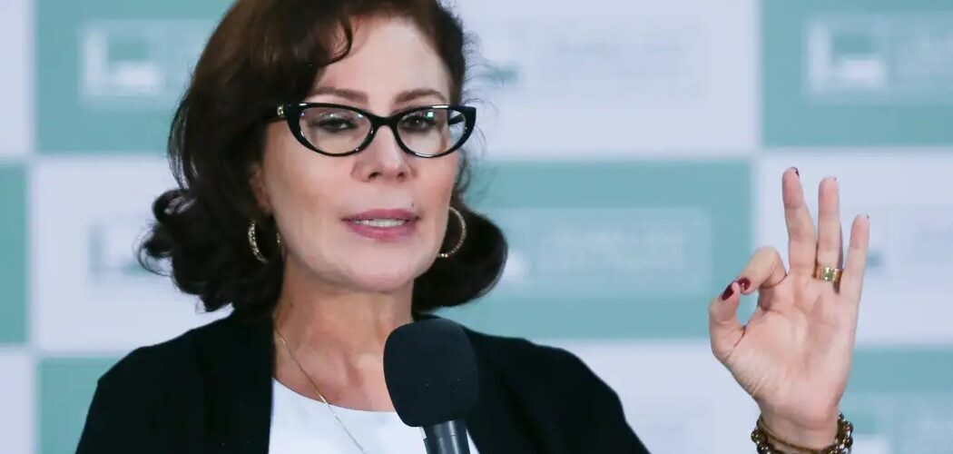 Justiça: STF decreta prisão de Carla Zambelli e bloqueia passaportes e salário da deputada