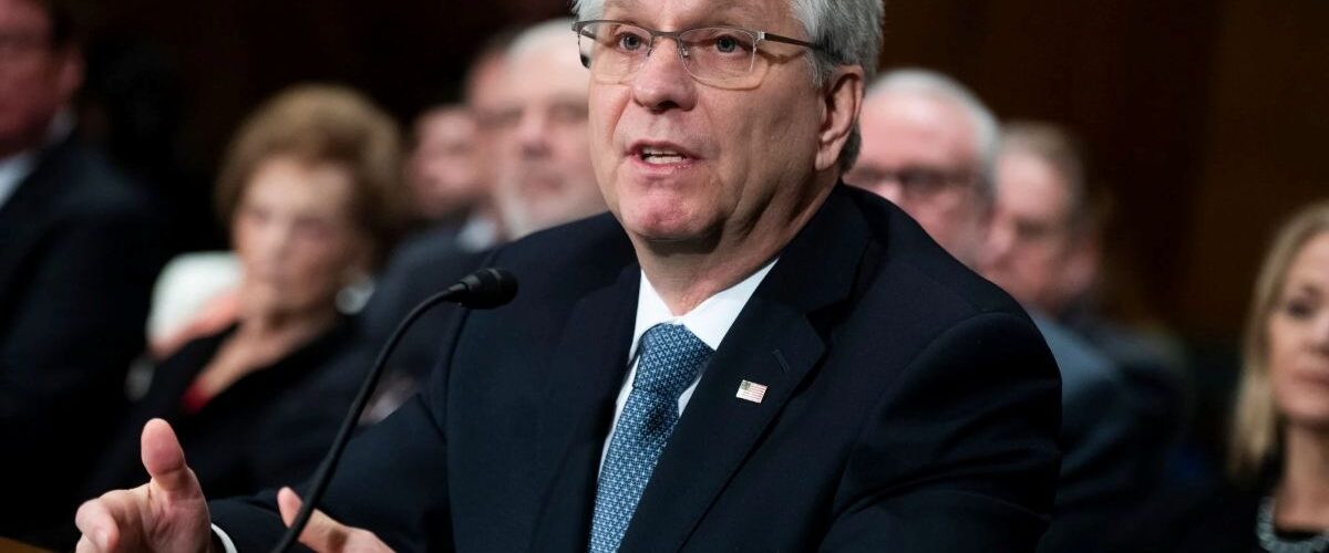 Internacional: Diretor do Fed sinaliza possível corte de juros em julho diante de inflação sob controle e alerta no mercado de trabalho