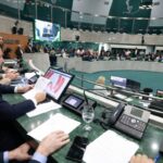 Política: Alece aprova manifesto em resposta à tarifa dos EUA e defende soberania do Brasil