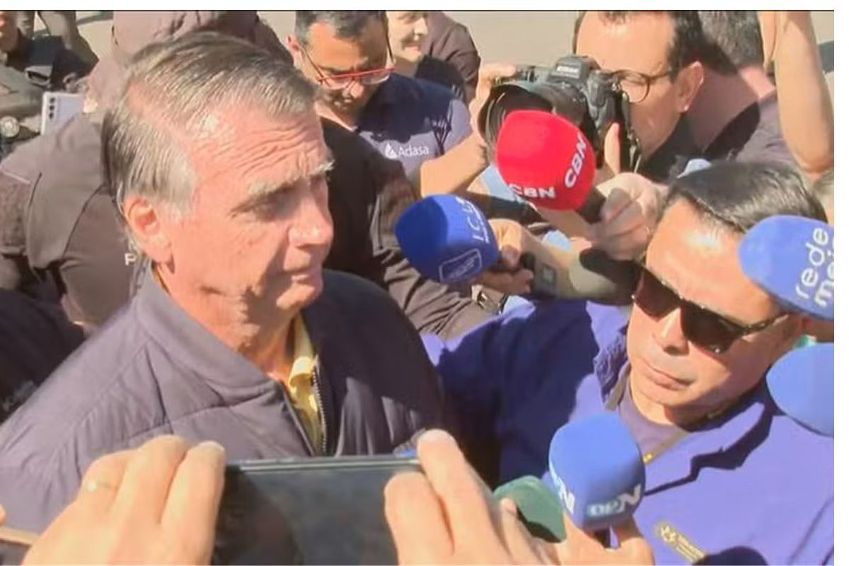 Investigação: Bolsonaro diz que medidas da PF são "humilhação" e nega fuga: “Nunca pensei em sair do Brasil”