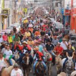 Tradição: Cavalgada abre oficialmente a Vaquejada de Juazeiro do Norte nesta sexta-feira, 11 de julho