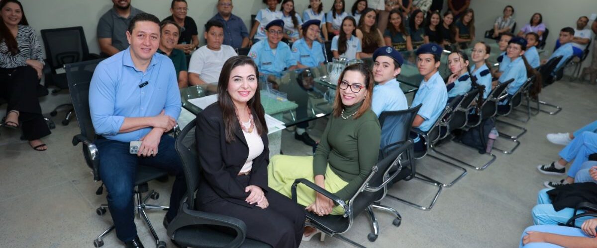 Gestão: Projeto “Conhecendo o Executivo” abre Semana do Município com estudantes gremistas em Juazeiro do Norte