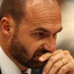 Política: Licença de Eduardo Bolsonaro termina neste domingo e pode resultar em perda de mandato na Câmara