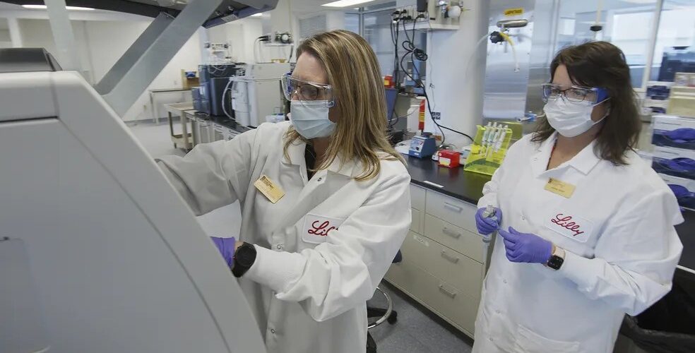 Ameaça: Trump pressiona farmacêuticas e dá ultimato para queda nos preços de medicamentos nos EUA