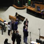 Política: Câmara vota urgência de projeto que reduz benefícios fiscais em 10%