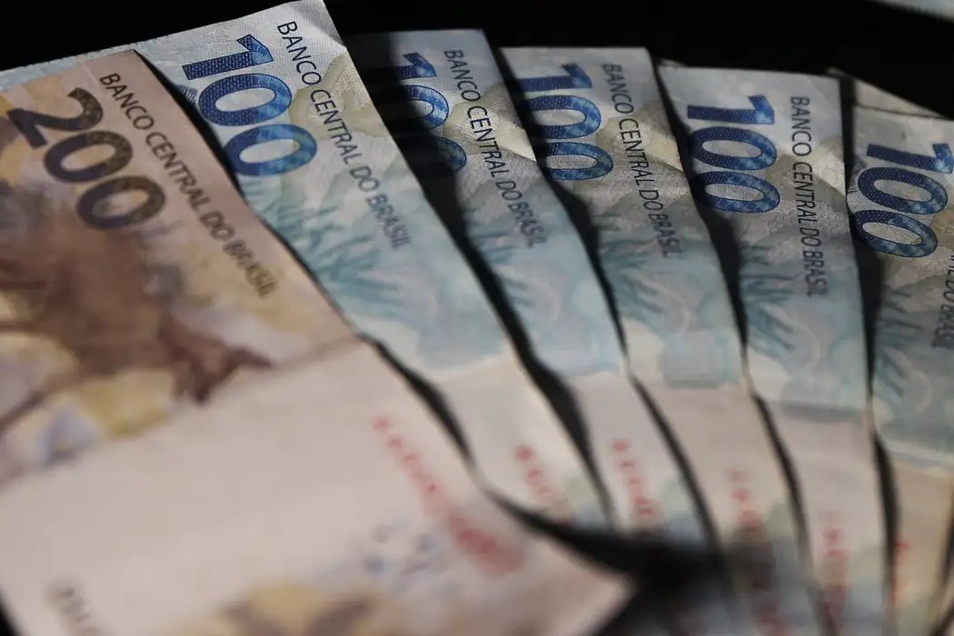 Economia: FGTS distribuirá R$ 12,9 bilhões do lucro de 2024 para 134 milhões de trabalhadores