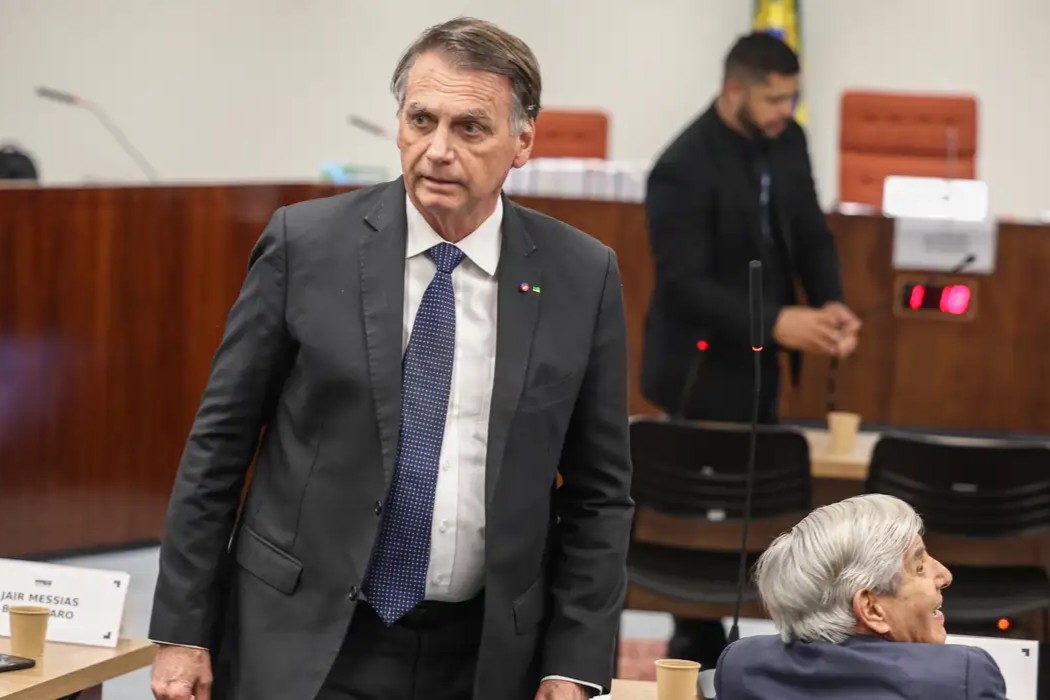 Justiça: STF dá prazo até quarta-feira para defesa de Bolsonaro em caso da trama golpista