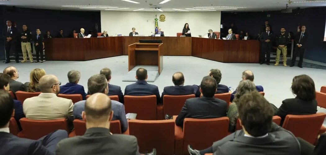 Justiça: STF recebe mais de 3,3 mil pedidos para acompanhar julgamento de Bolsonaro, mas só 1.200 terão acesso