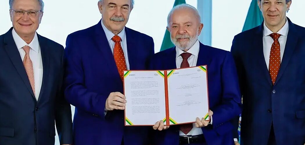 Economia: Governo anuncia R$ 12 bilhões em crédito para modernização da Indústria 4.0 no Brasil