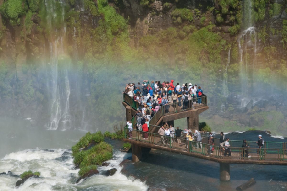 Economia: Turismo brasileiro cresce 6,6% no primeiro semestre e bate recordes históricos