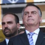 PF indicia Jair Bolsonaro e Eduardo Bolsonaro por coação na ação penal do golpe; pastor Silas Malafaia é alvo de buscas