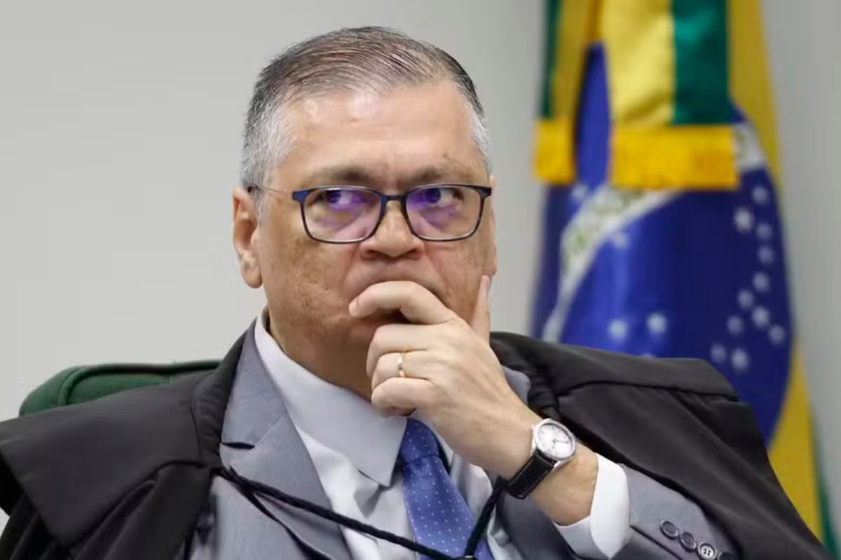 STF: Flávio Dino manda PF investigar R$ 694 milhões em emendas parlamentares com suspeita de irregularidades