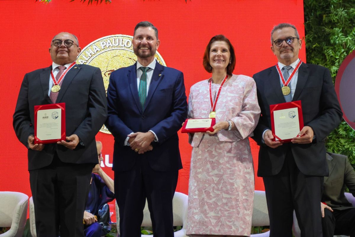 Honraria: Alece entrega primeiras Medalhas Paulo Bonavides a juristas de destaque nacional