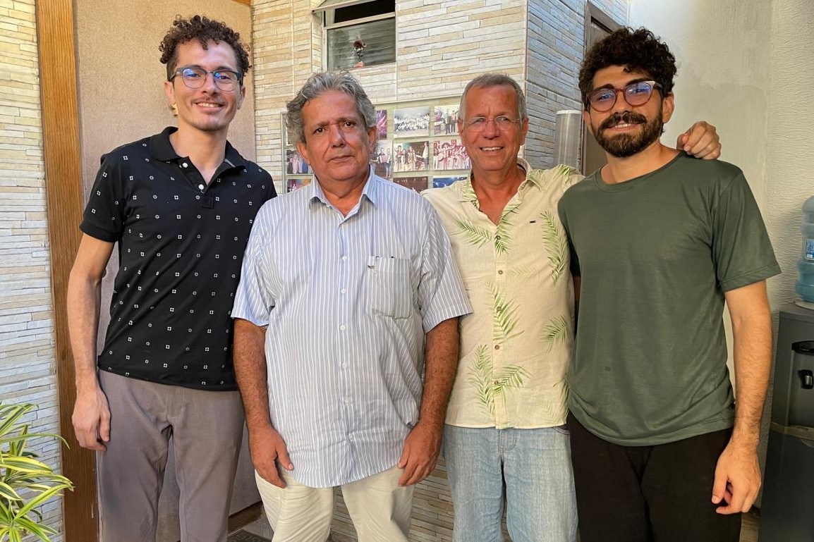 Música: Fernando Abreu e Aroldo Araújo lançam disco “Uma Amizade... Um Cafezinho” no CCBNB Fortaleza