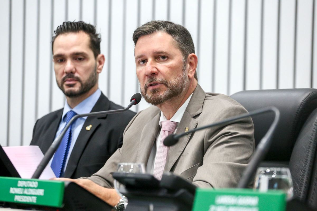 Política: Alece promove jogo “Alece com Todas Elas” em alusão ao Agosto Lilás e reforça combate à violência contra a mulher