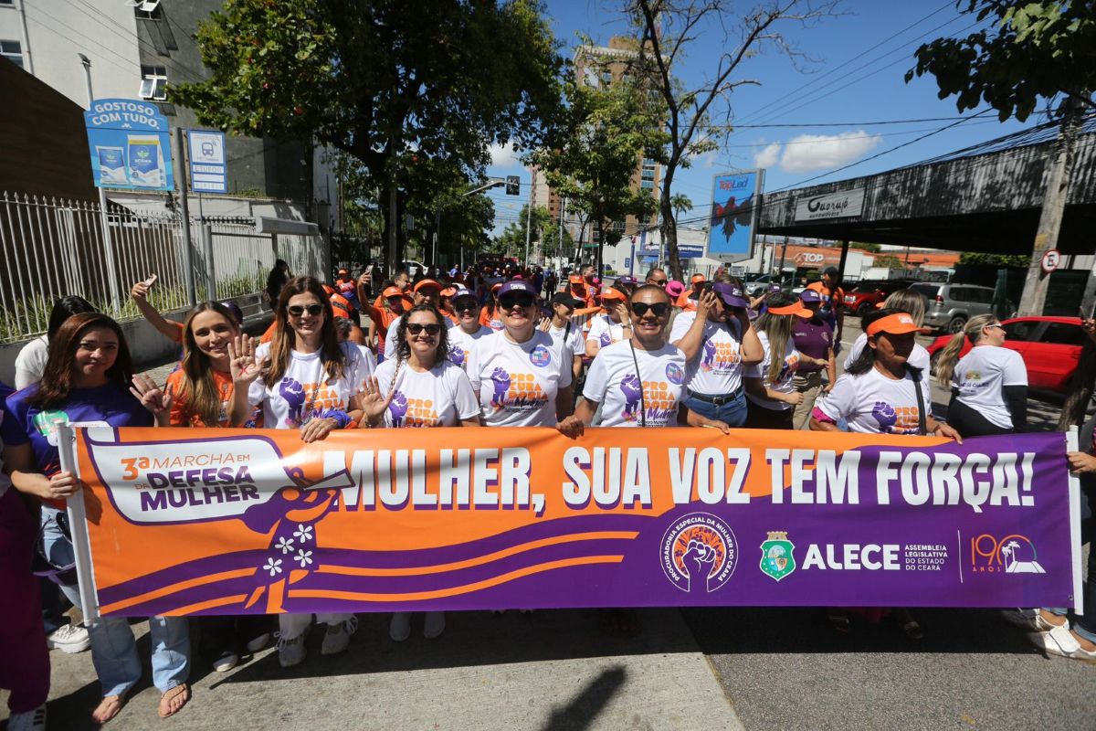 Agosto Lilás: Marcha da Alece mobiliza sociedade cearense no combate à violência de gênero