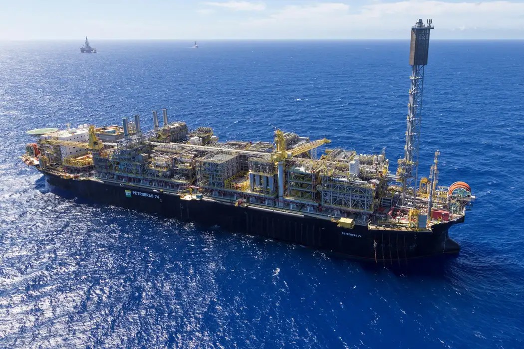 Economia: Federação Única dos Petroleiros critica lei que tirou exclusividade da Petrobras no pré-sal