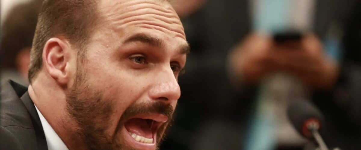 Política: Hugo Motta envia ao Conselho de Ética pedido de cassação de Eduardo Bolsonaro e outros 10 deputados